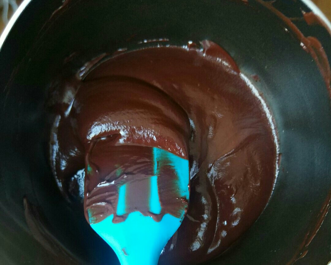 低糖馬卡龍:最簡單無色素版本。附黑巧克力百香果夾餡配方的做法 步骤19