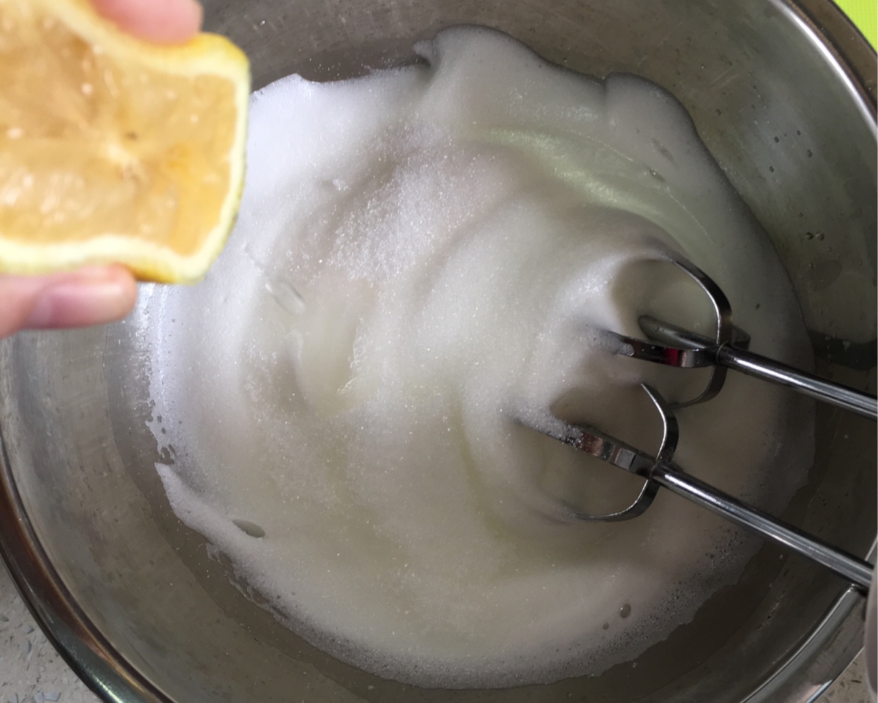檸檬杯子蛋糕（奶油乳酪霜）的做法 步骤6