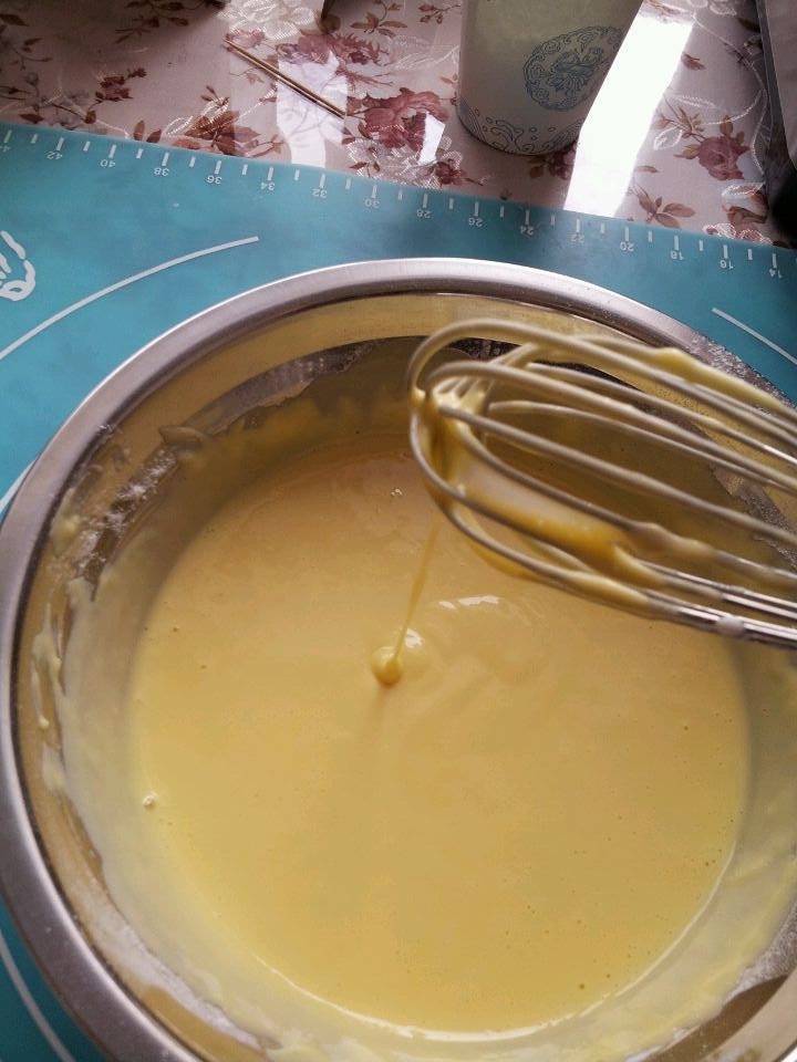 無油酸奶蛋糕 8寸（可做2個橢圓模）的做法 步骤3