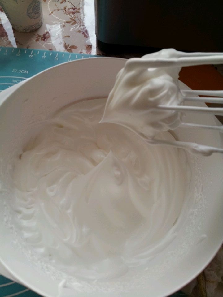 無油酸奶蛋糕 8寸（可做2個橢圓模）的做法 步骤4