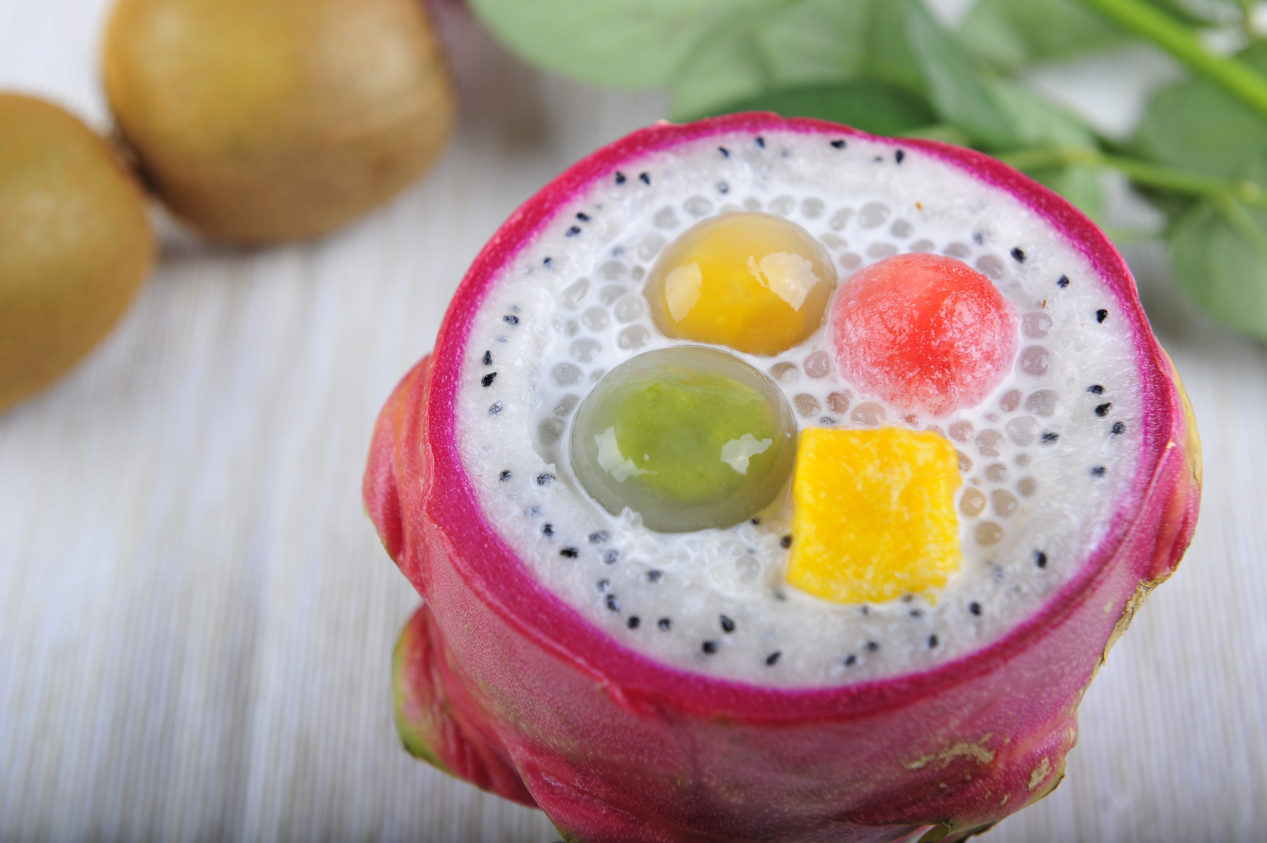 夏日的涼爽甜品 - 椰汁西米湯圓火龍果盅的做法 步骤5