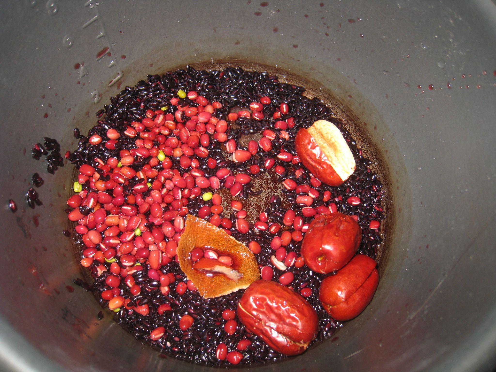 黑米紅豆紅棗粥的做法 步骤4