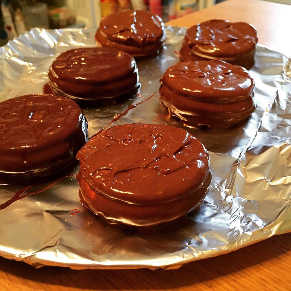 媲美timtam巧克力餅的完美下午茶:棉花糖夾心巧克力圓餅的做法 步骤8
