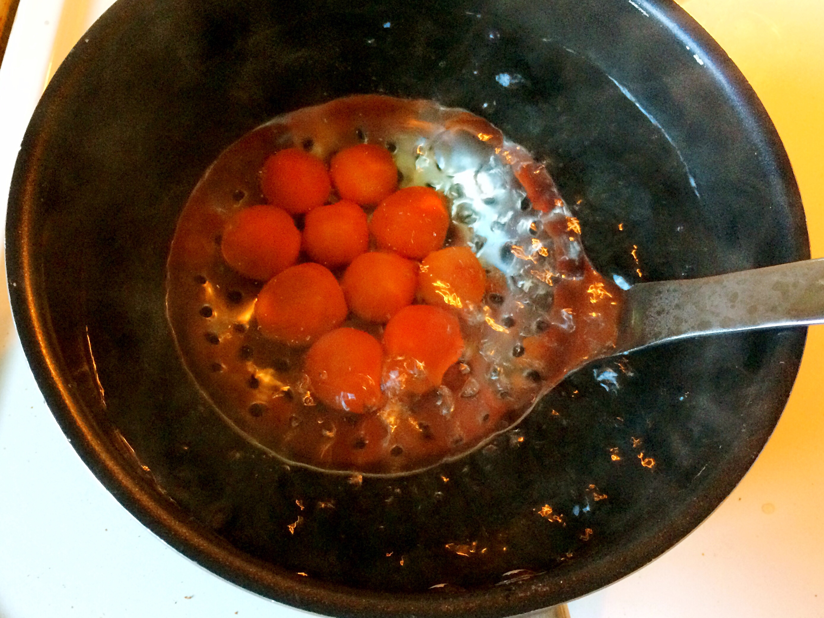酸酸甜甜的醋漬小番茄【孤獨的美食家】的做法 步骤4