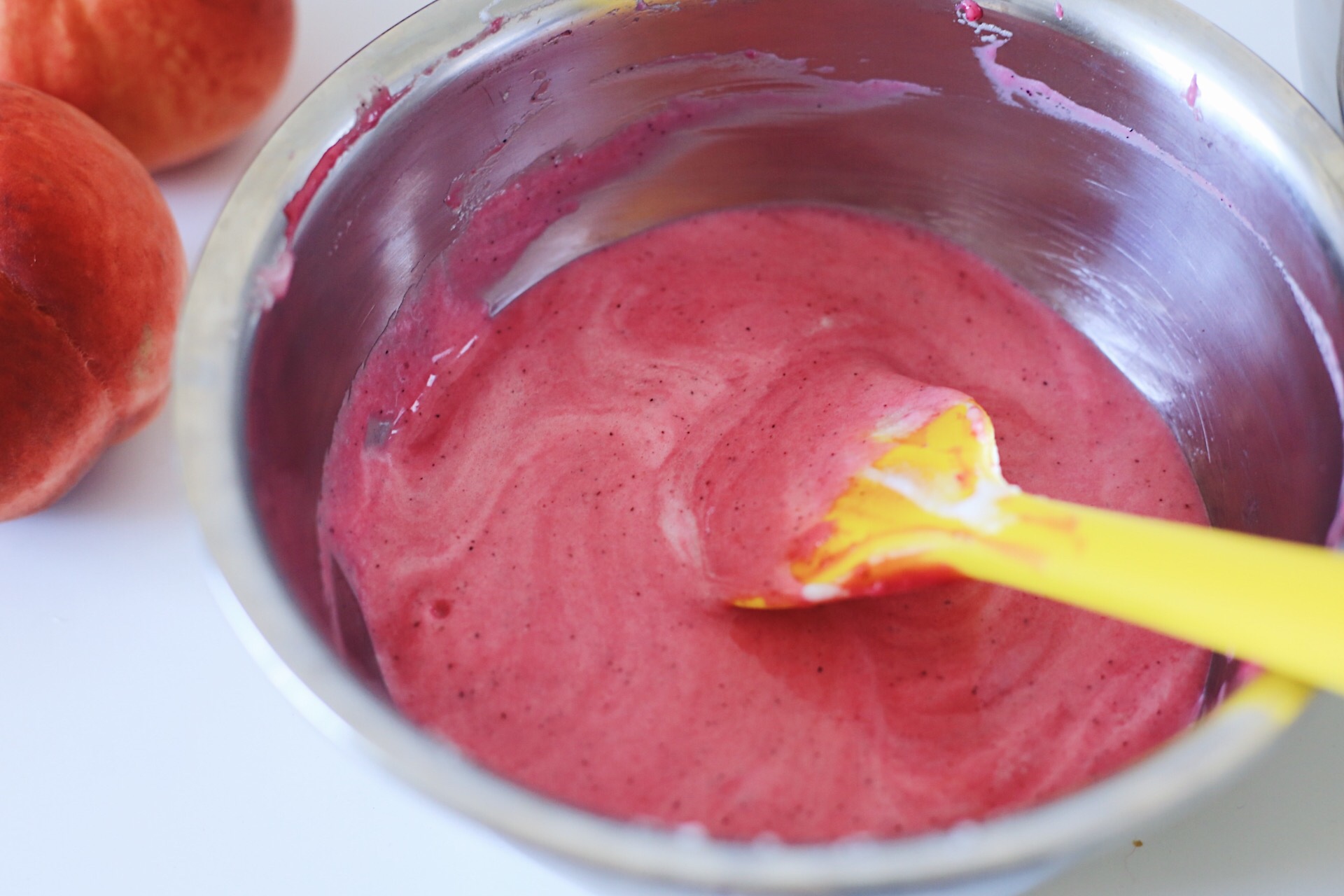 粉嫩水蜜桃蛋糕卷—摩飛廚師機的做法 步骤8