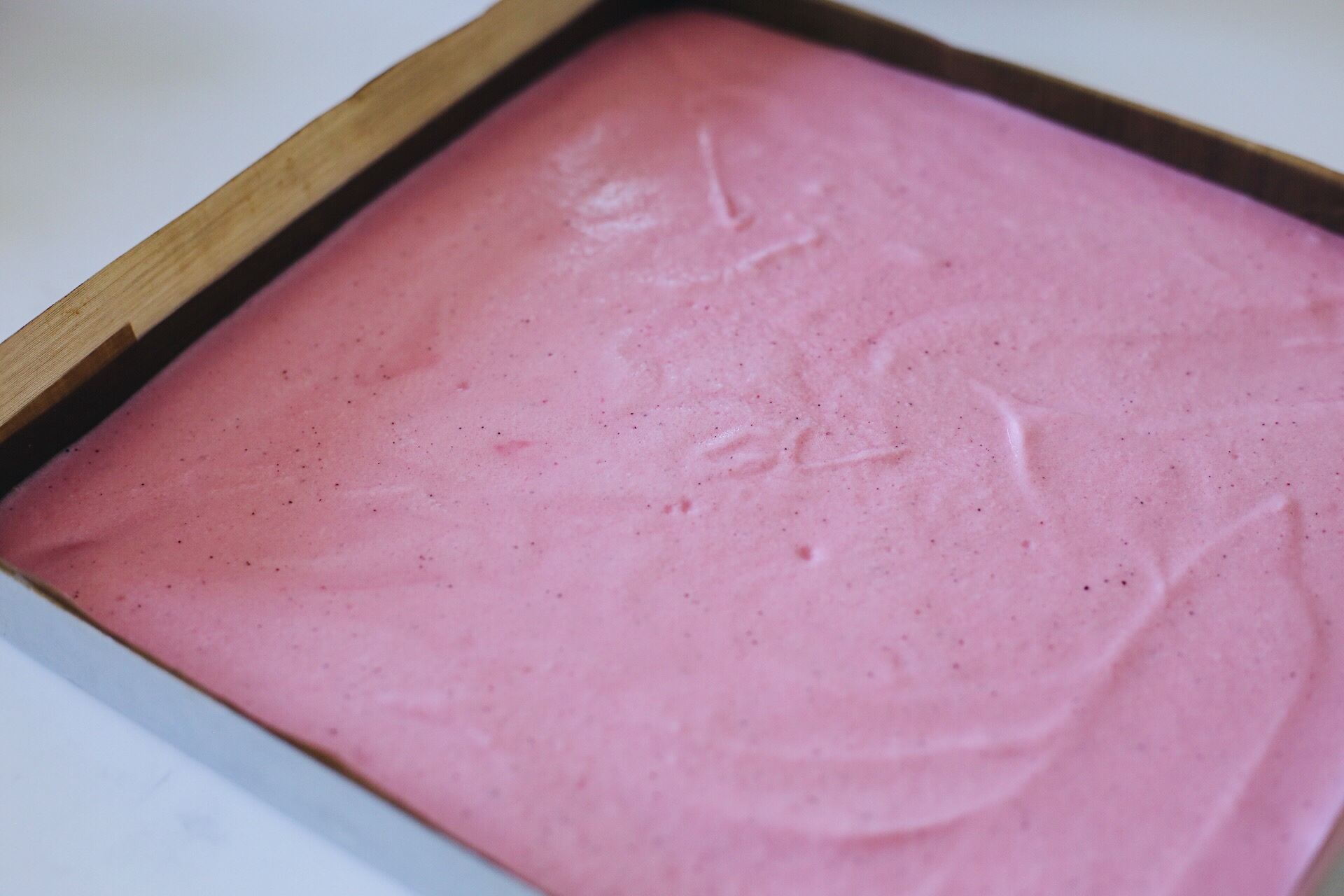 粉嫩水蜜桃蛋糕卷—摩飛廚師機的做法 步骤9