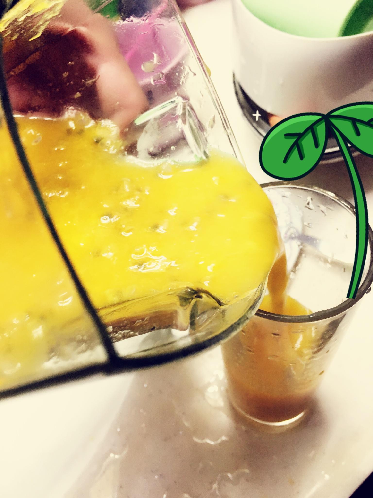 百香果芒果汁的做法 步骤8