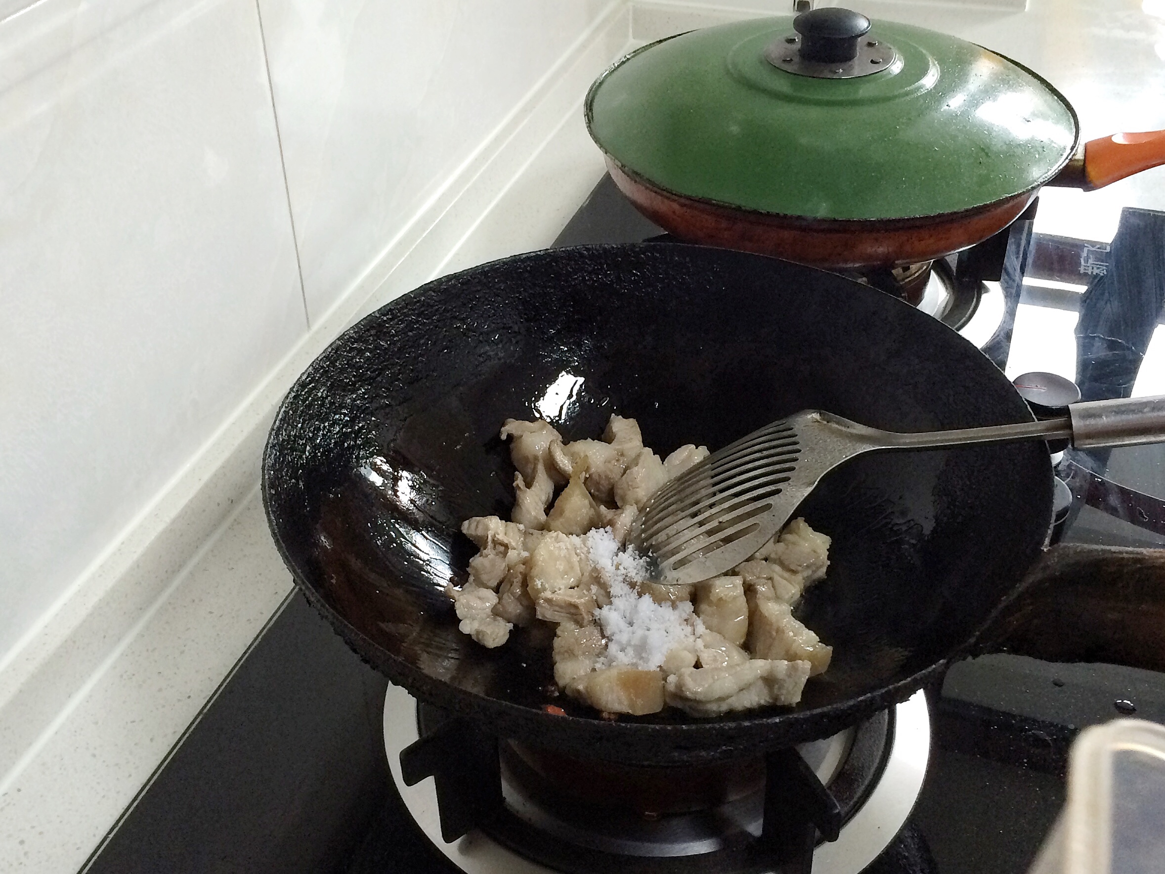 雞腿蘑燉土豆—老爸家常菜的做法 步骤4