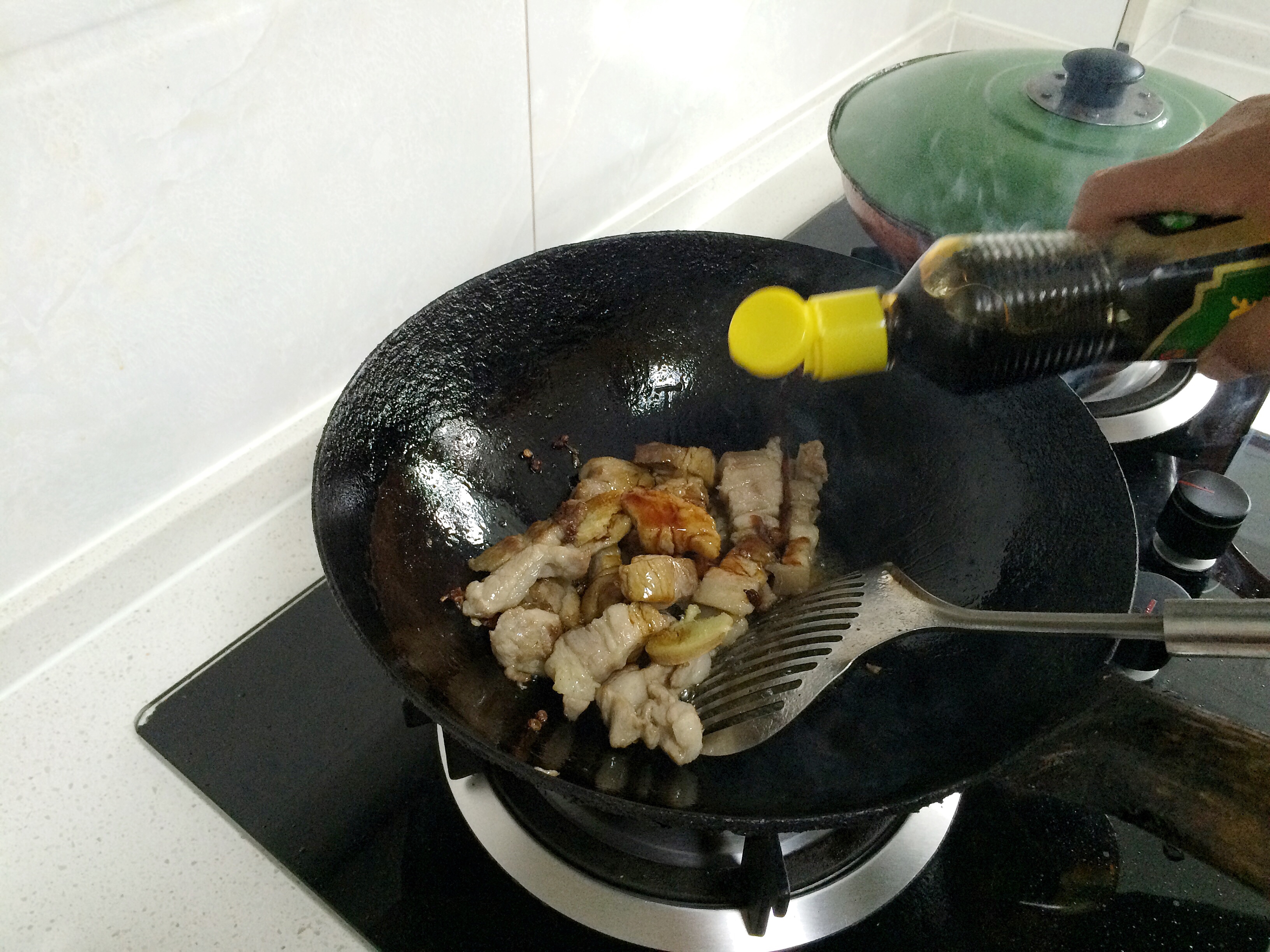 雞腿蘑燉土豆—老爸家常菜的做法 步骤6