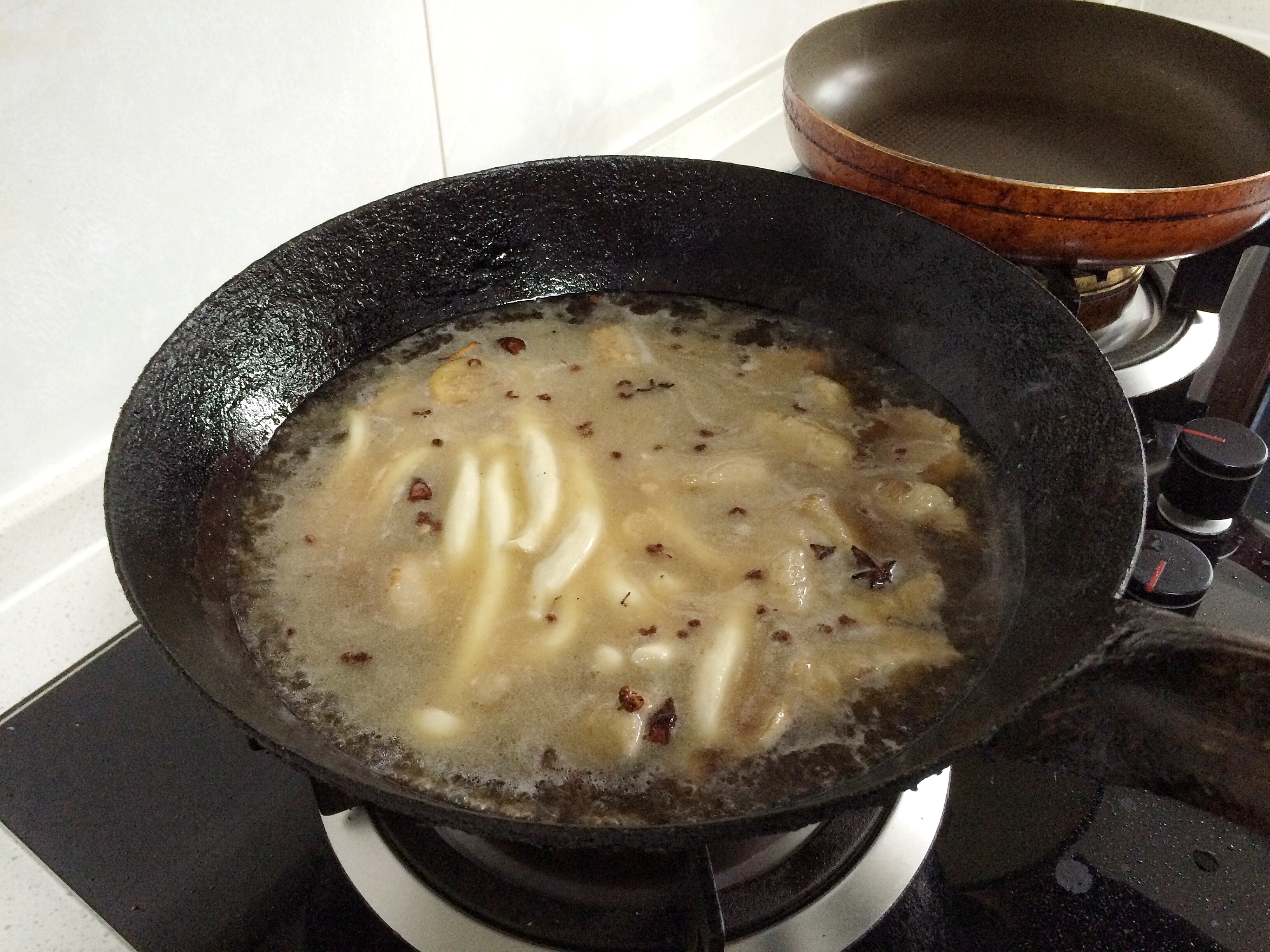 雞腿蘑燉土豆—老爸家常菜的做法 步骤7