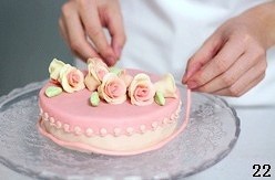 巧克力玫瑰裝飾蛋糕的做法 步骤22