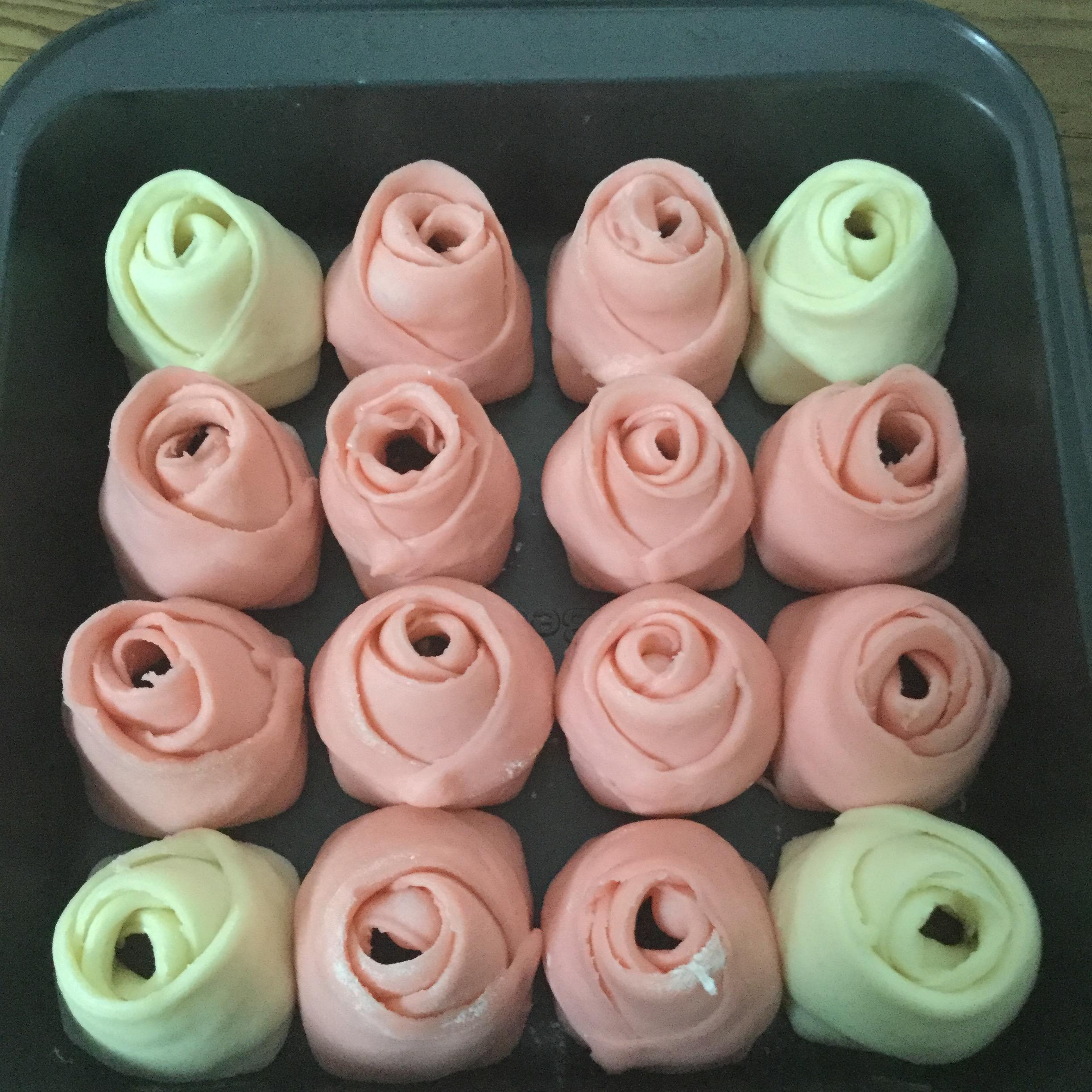 粉色少女夢幻玫瑰花面包的做法 步骤12