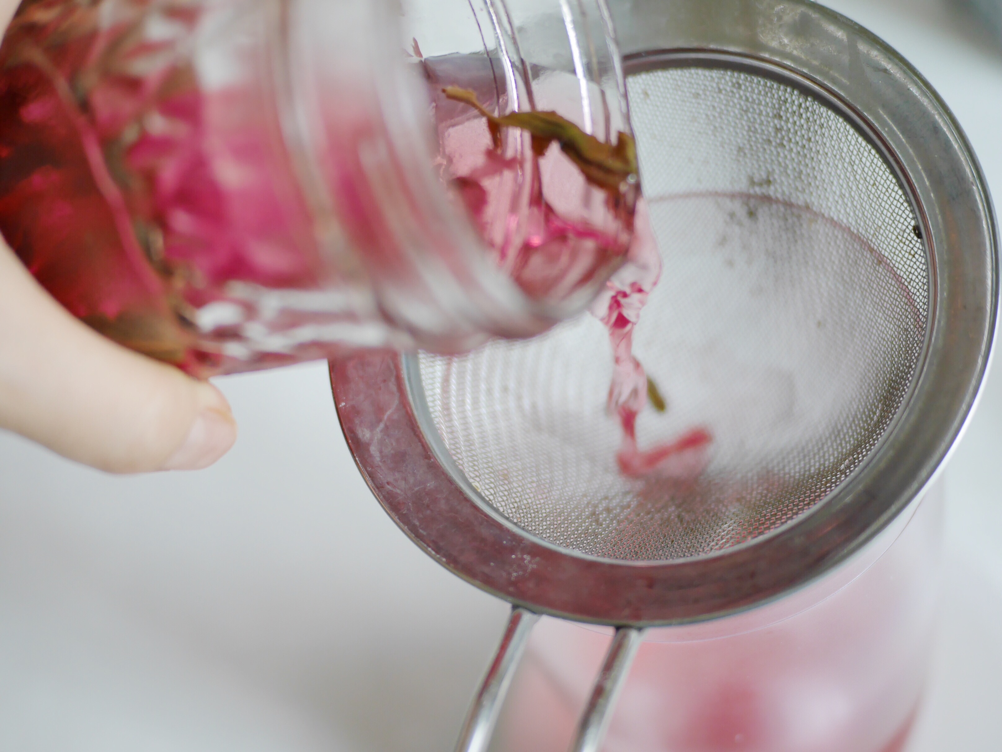 【紅莓葡萄洛神花冰搖茶】神似冰搖紅莓黑加侖，附紅莓糖漿的做法(⁎⁍̴̛ᴗ⁍̴̛⁎)的做法 步骤5