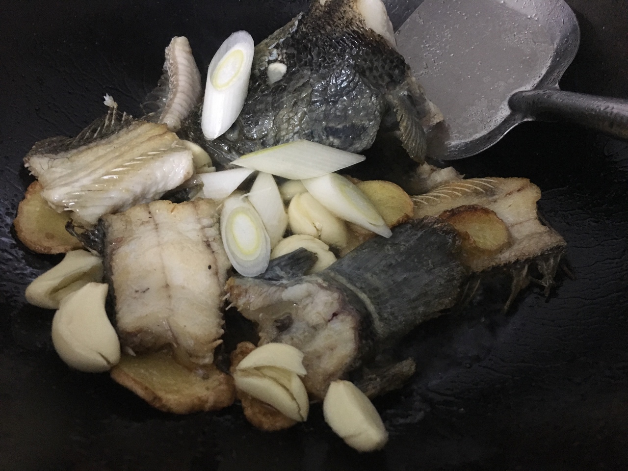清淡魚湯涮鍋的做法 步骤6