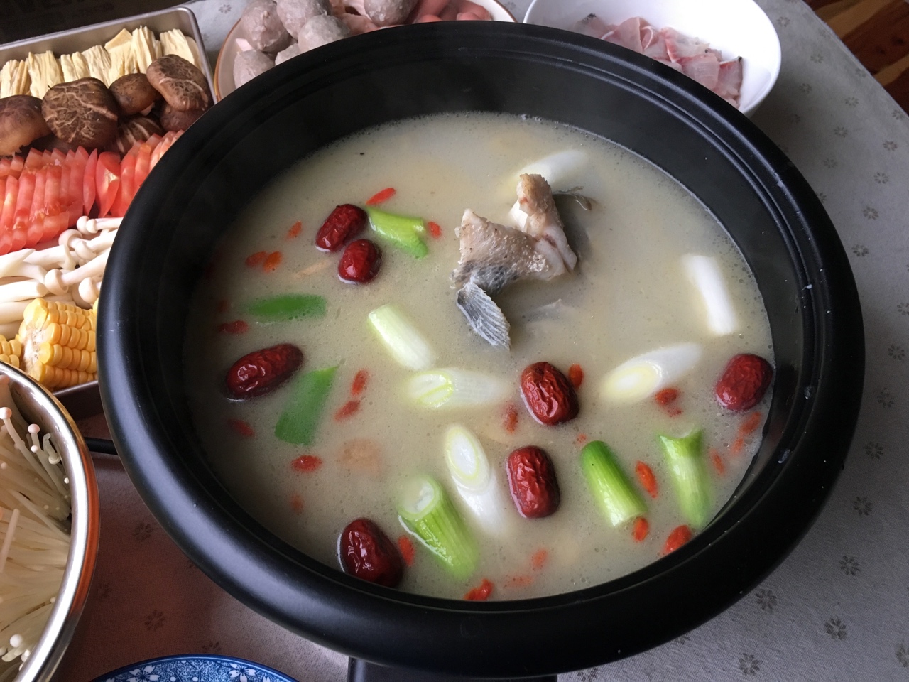 清淡魚湯涮鍋的做法 步骤11