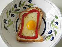 【1分鐘雞蛋三明治】微波懶人早餐的做法 步骤3