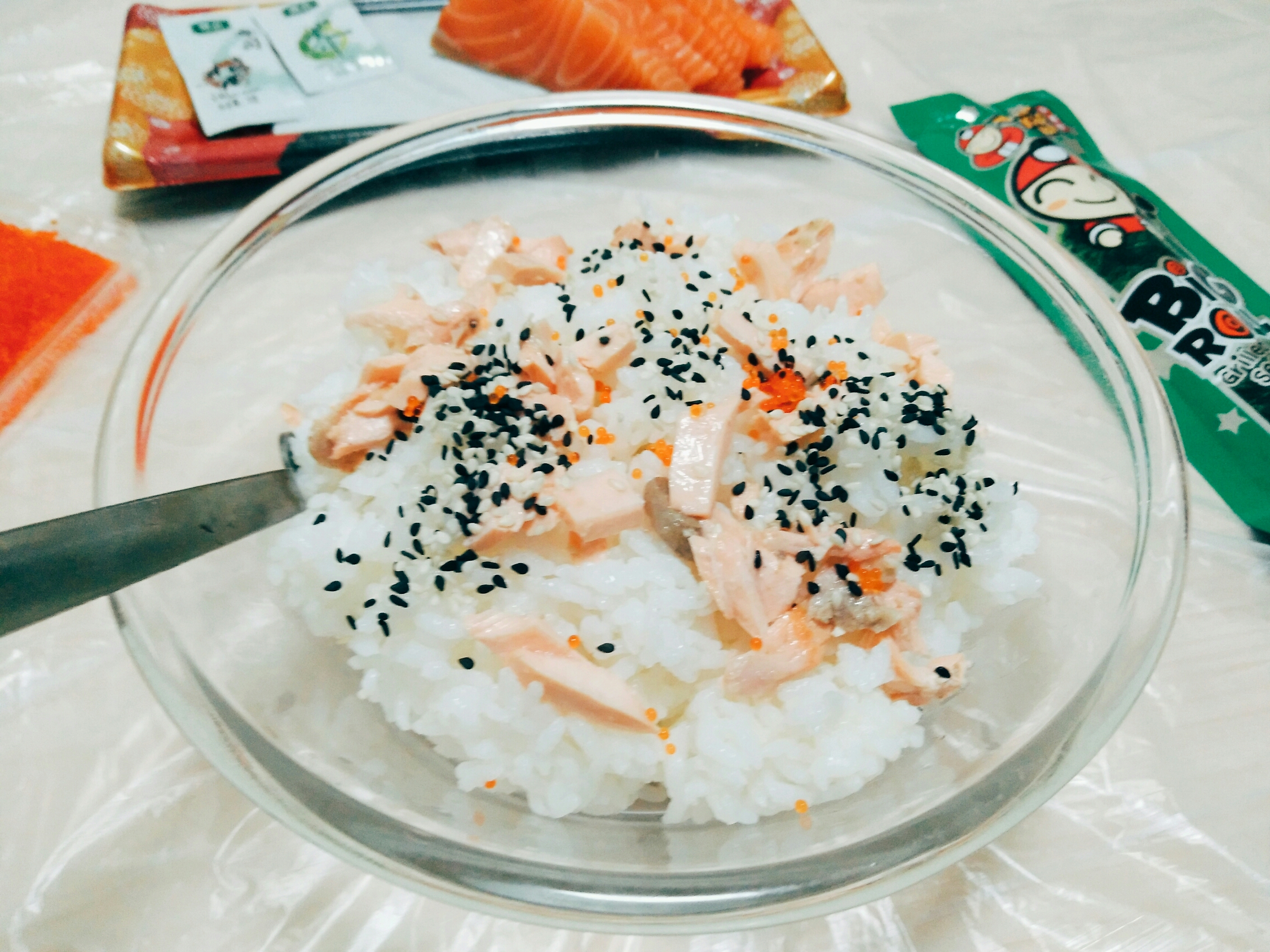 三文魚海苔魚子拌飯的做法 步骤3