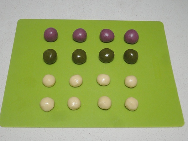 蛋黃酥~紫薯、抹茶、原味~花好月圓，中秋快樂~內附一次做六色蛋黃酥方法~的做法 步骤14