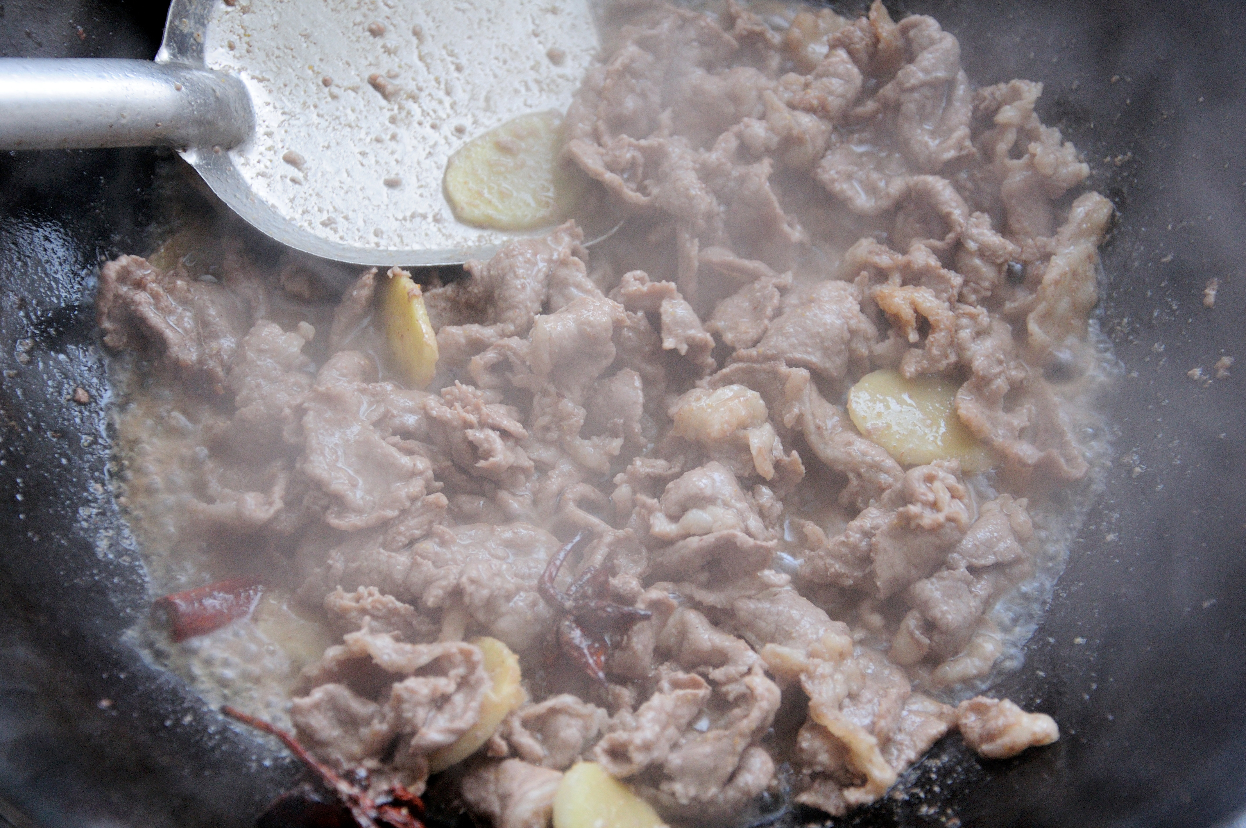 河南滷麪的家常做法 豫菜經典 簡單易上手的蒸麪條 清真牛肉版的做法 步骤7
