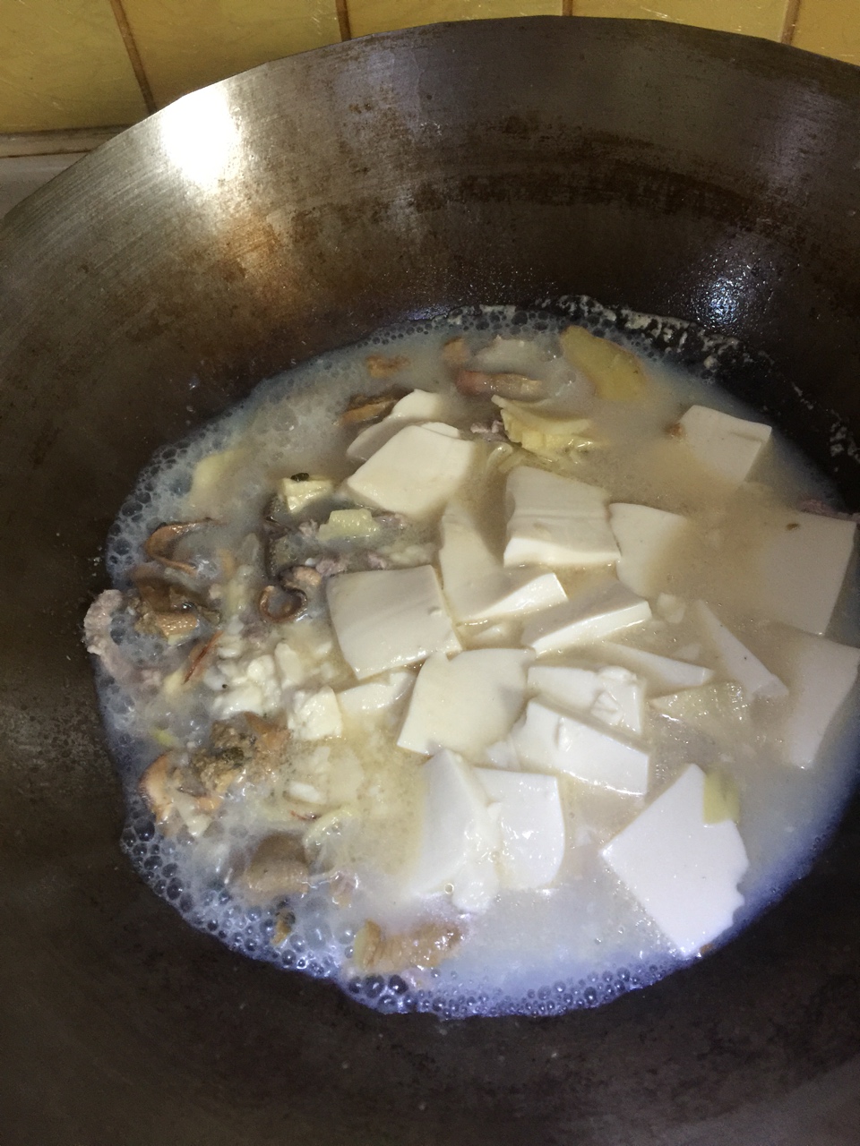 河蚌春筍燉豆腐的做法 步骤5