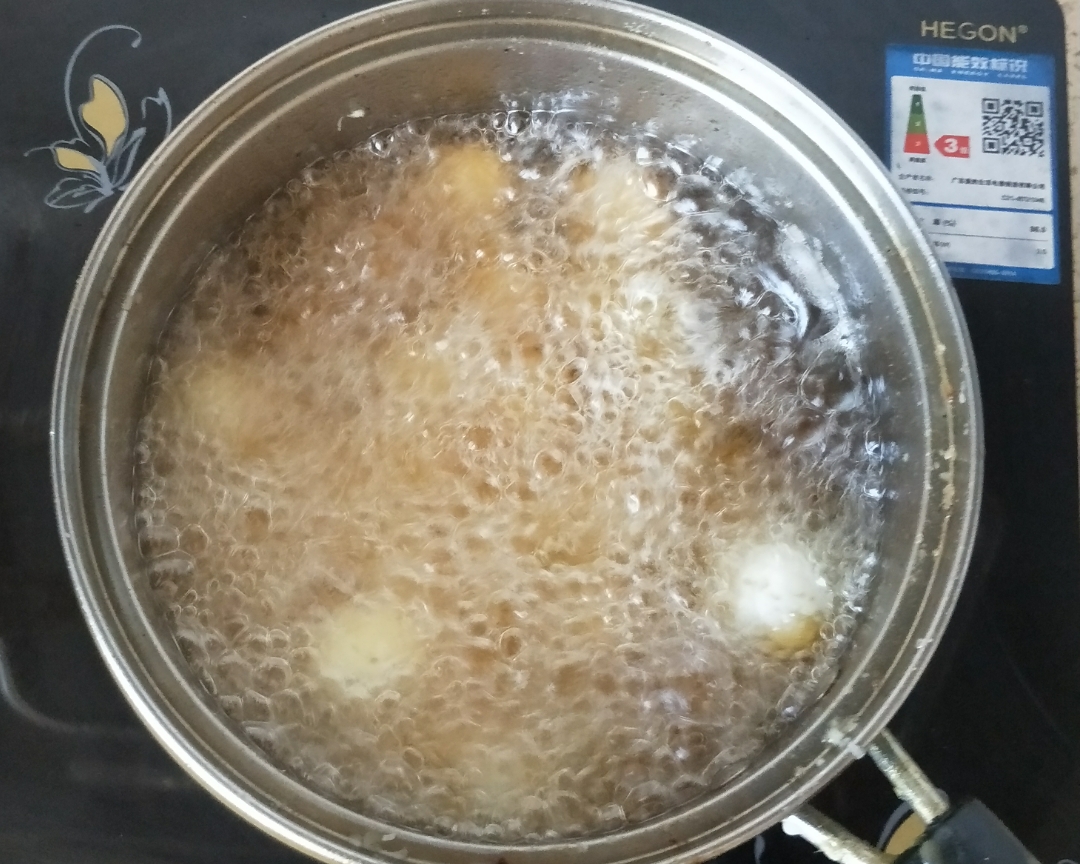 甜辣鵪鶉蛋的做法 步骤3