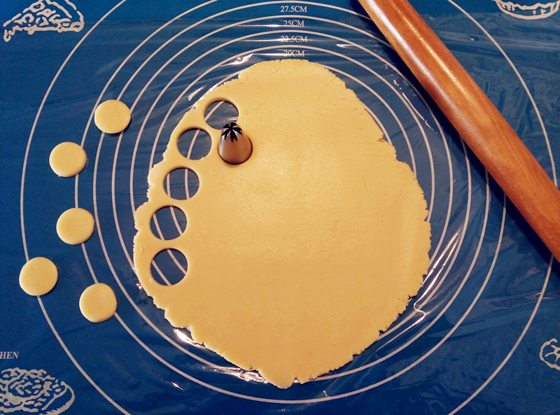鈕釦黃油餅乾的做法 步骤4