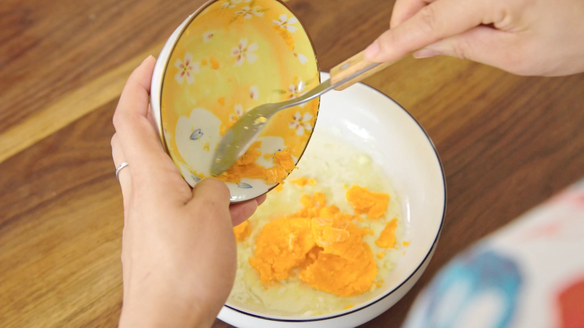 流心奶黃月餅（無吉士粉/轉化糖漿版本）【曼食慢語】的做法 步骤3