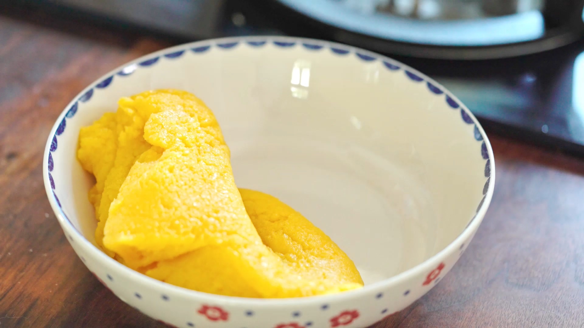 流心奶黃月餅（無吉士粉/轉化糖漿版本）【曼食慢語】的做法 步骤11