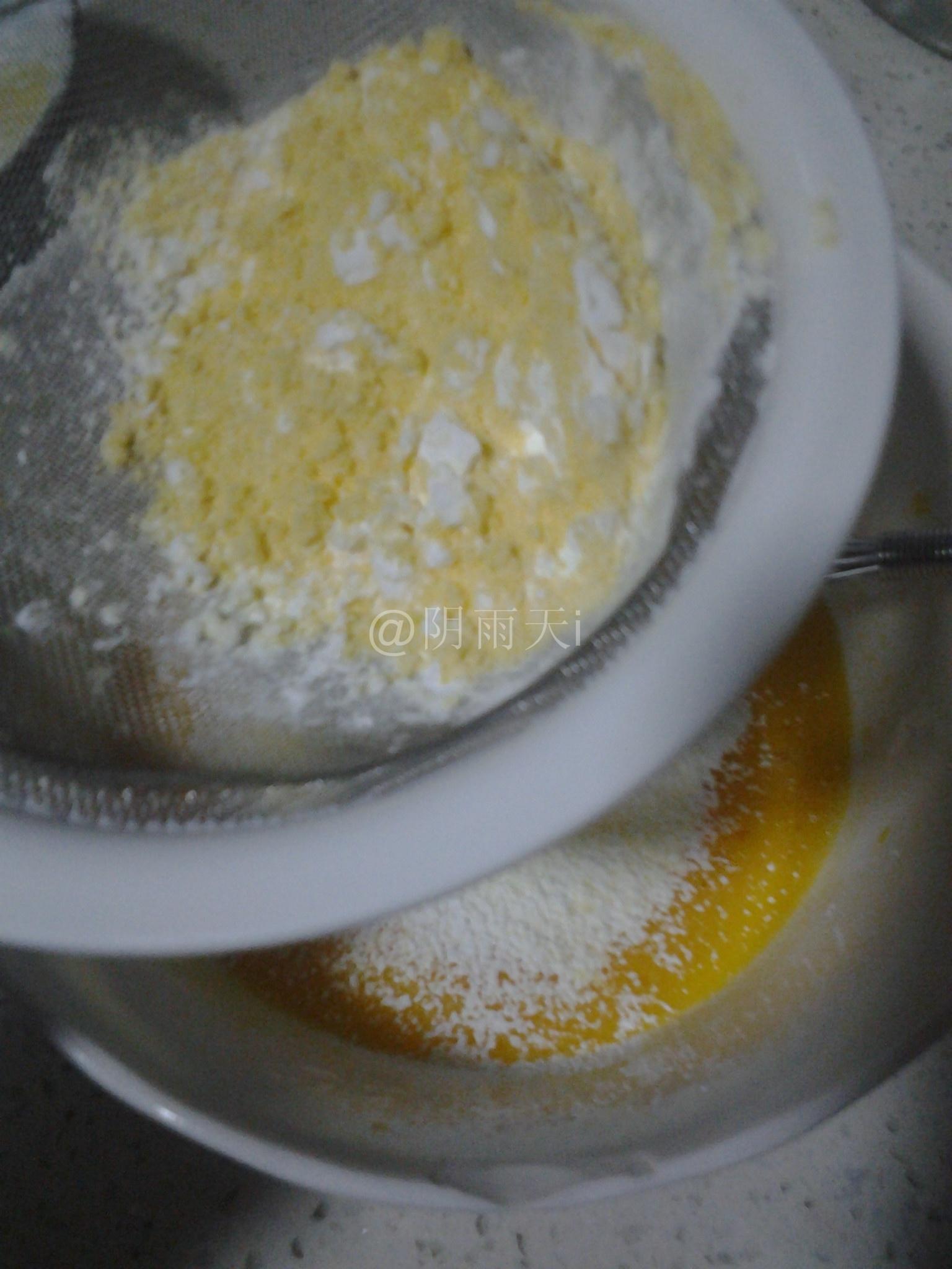 玉米戚風蛋糕（玉米麪粉）的做法 步骤5