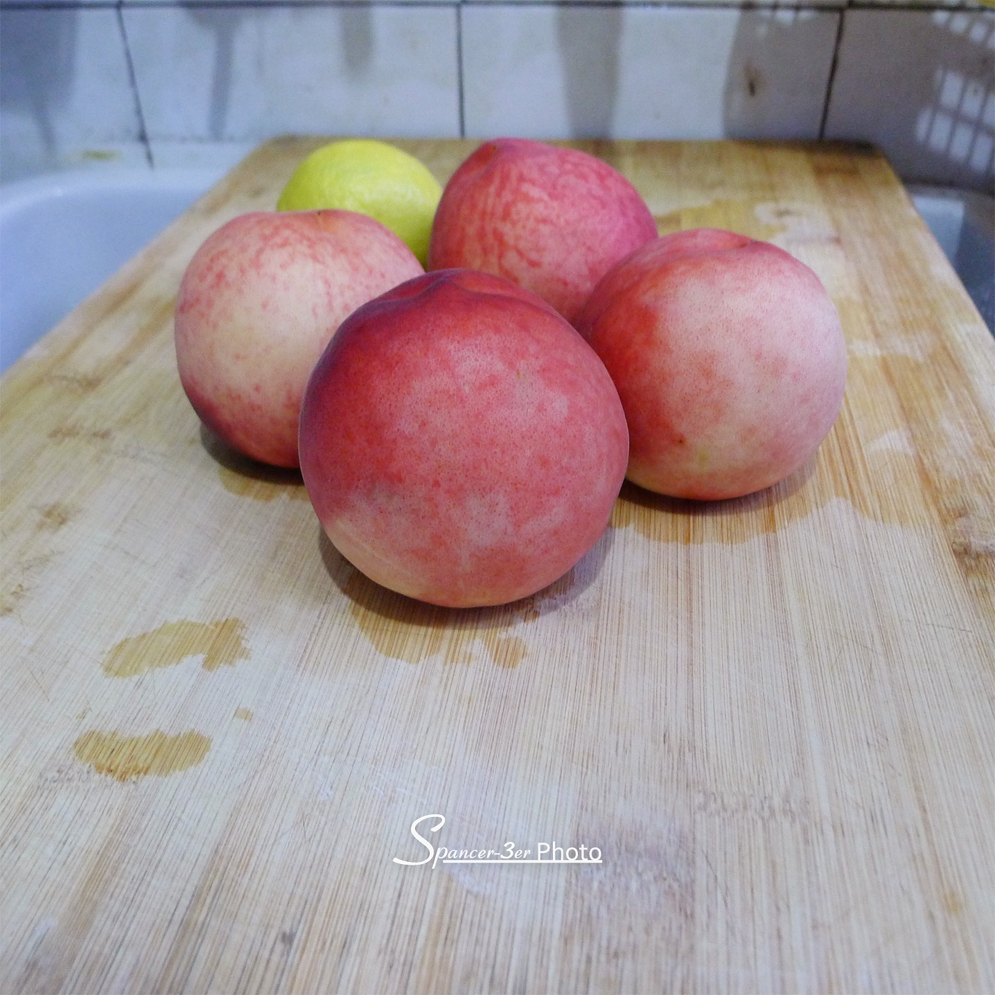 桃子果醬的做法 步骤1
