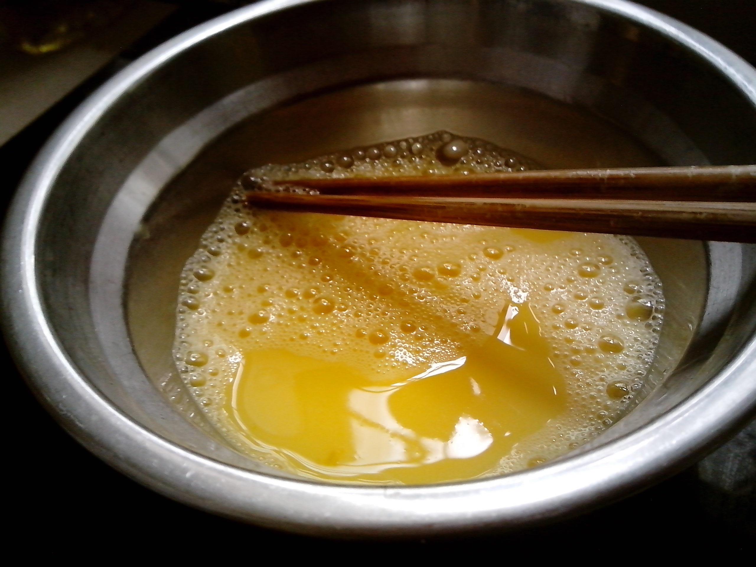 油條肉香被蛋卷的做法 步骤1