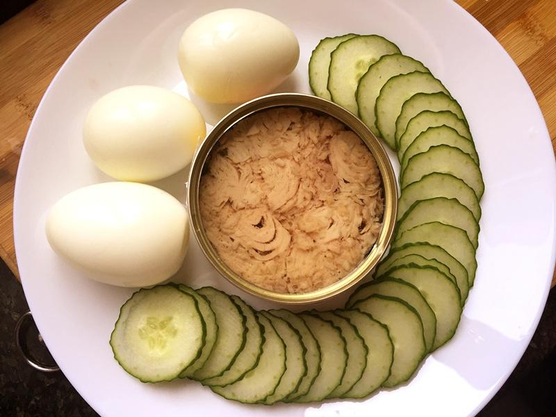 營養早餐——金槍魚雞蛋沙拉三明治的做法 步骤1