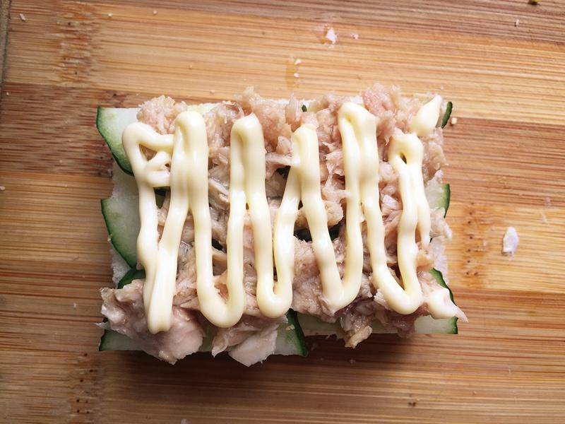 營養早餐——金槍魚雞蛋沙拉三明治的做法 步骤7