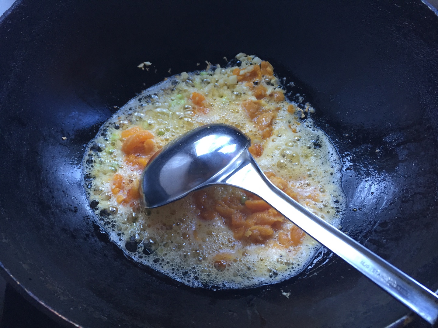 鹹蛋茄子莜麪大蒸餃的做法 步骤9