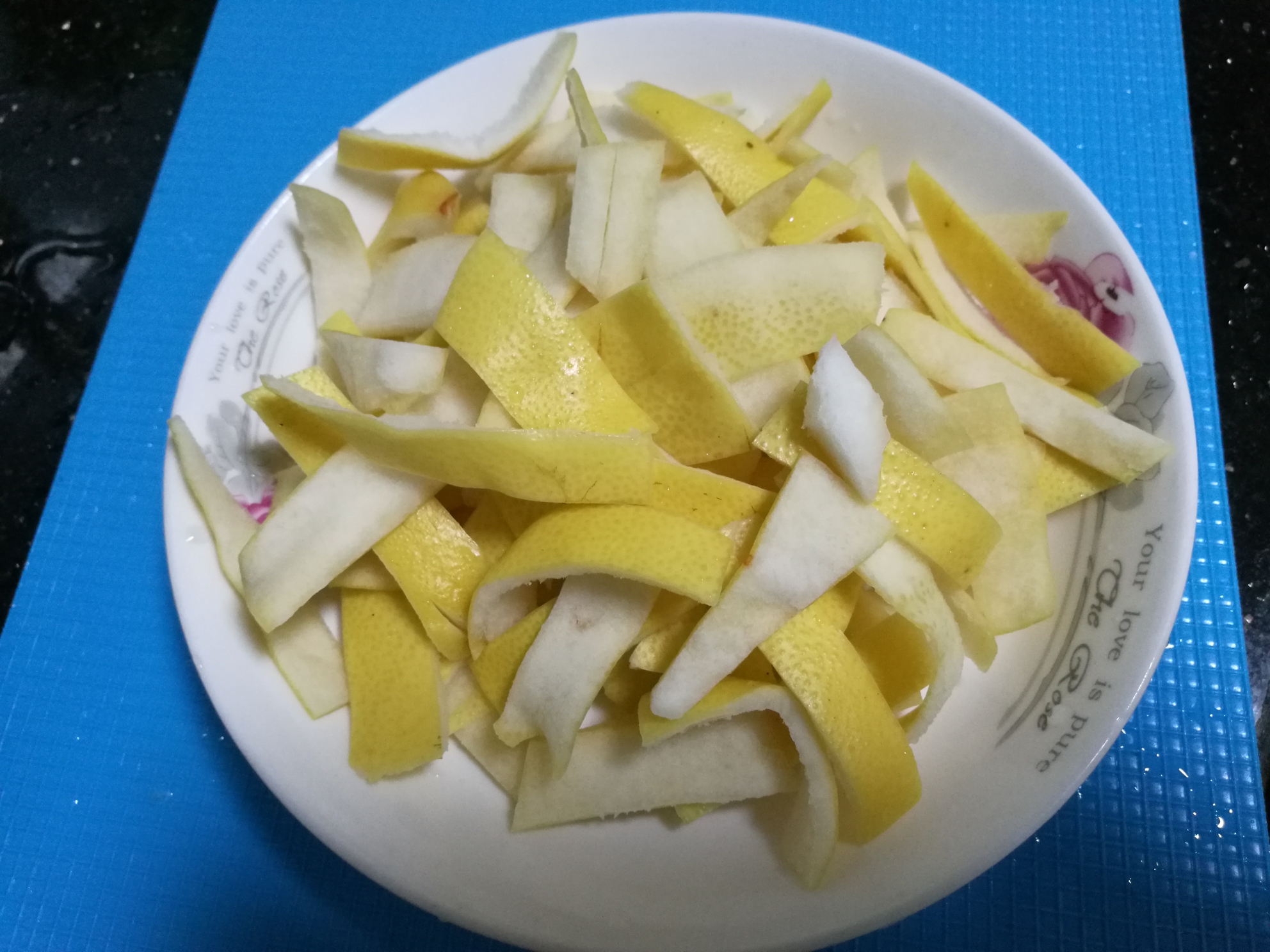 柚子皮糖的做法 步骤3