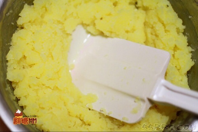 香港半島奶黃月餅的做法 步骤5