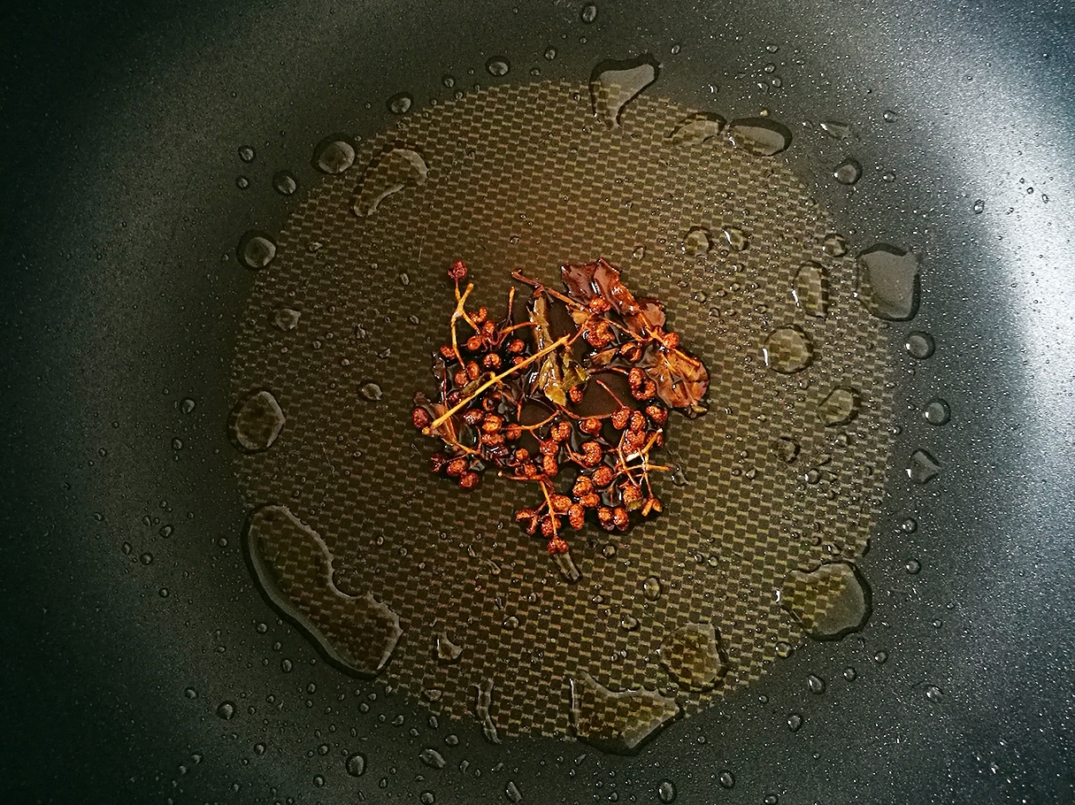 幹鍋麻香雞胗的做法 步骤9