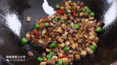 黑椒配牛肉這麼好吃，當然是天生一對！——黑椒牛肉粒的做法 步骤9