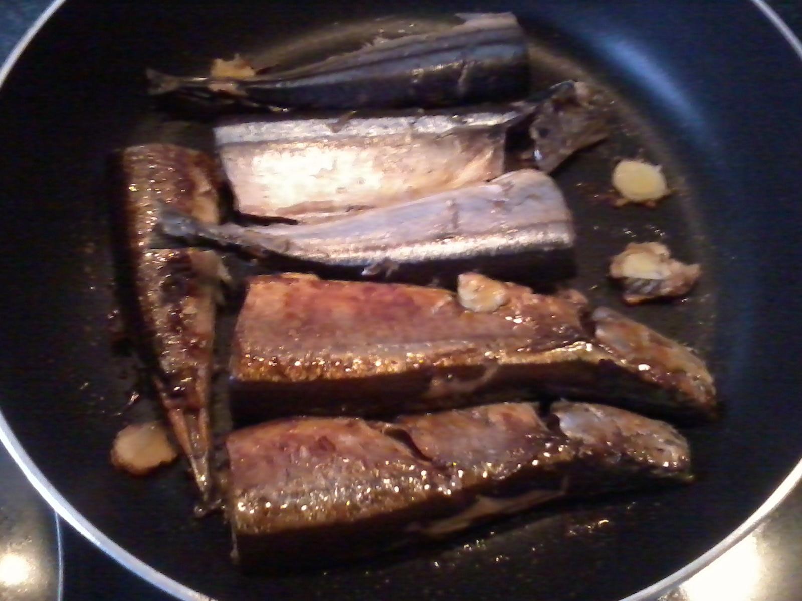 香煎秋刀魚（無油減肥版！）的做法 步骤5