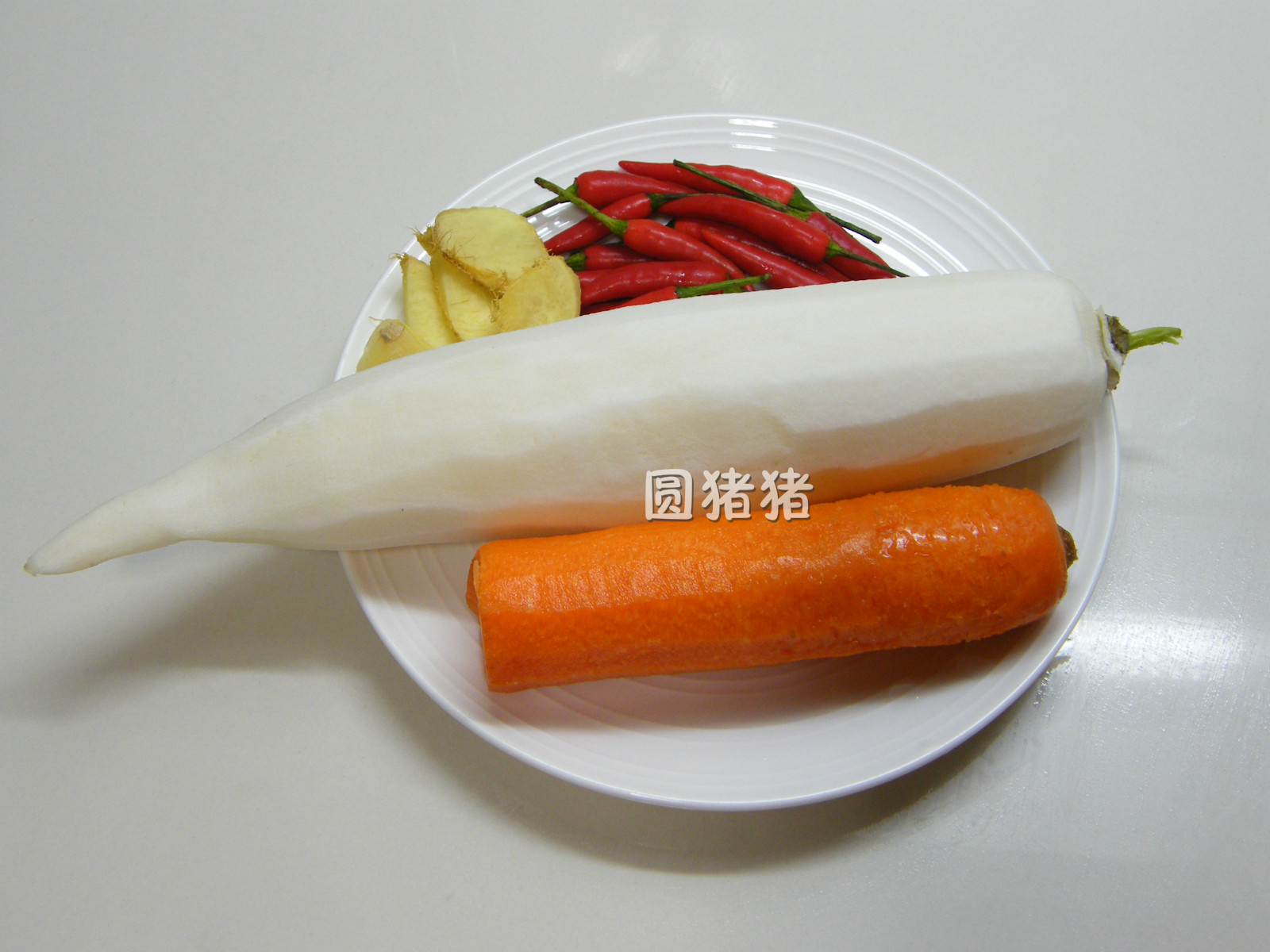 醃酸辣蘿蔔——夏季開胃小菜的做法 步骤1