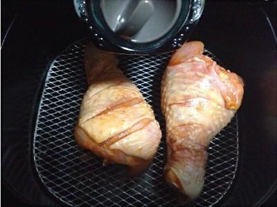 蜜汁醬烤雞腿(空氣炸鍋版)的做法 步骤3