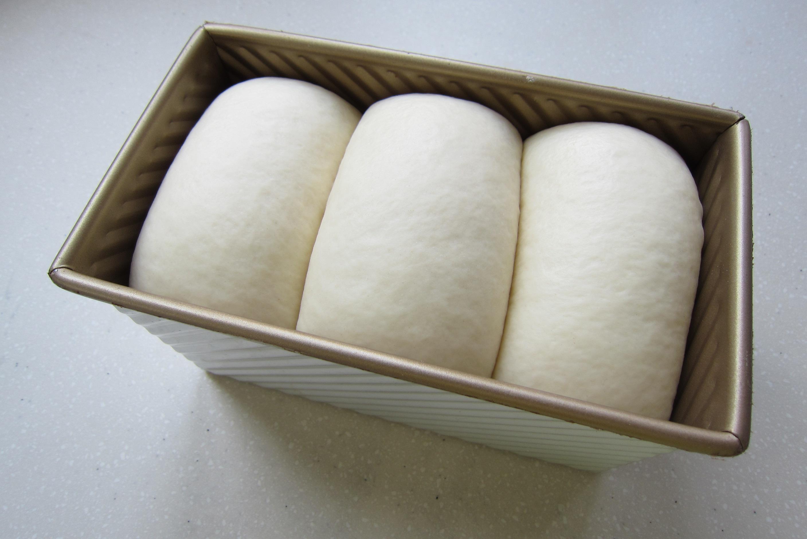 大名鼎鼎的吐司——妃娟100%中種北海道牛奶吐司的做法 步骤6