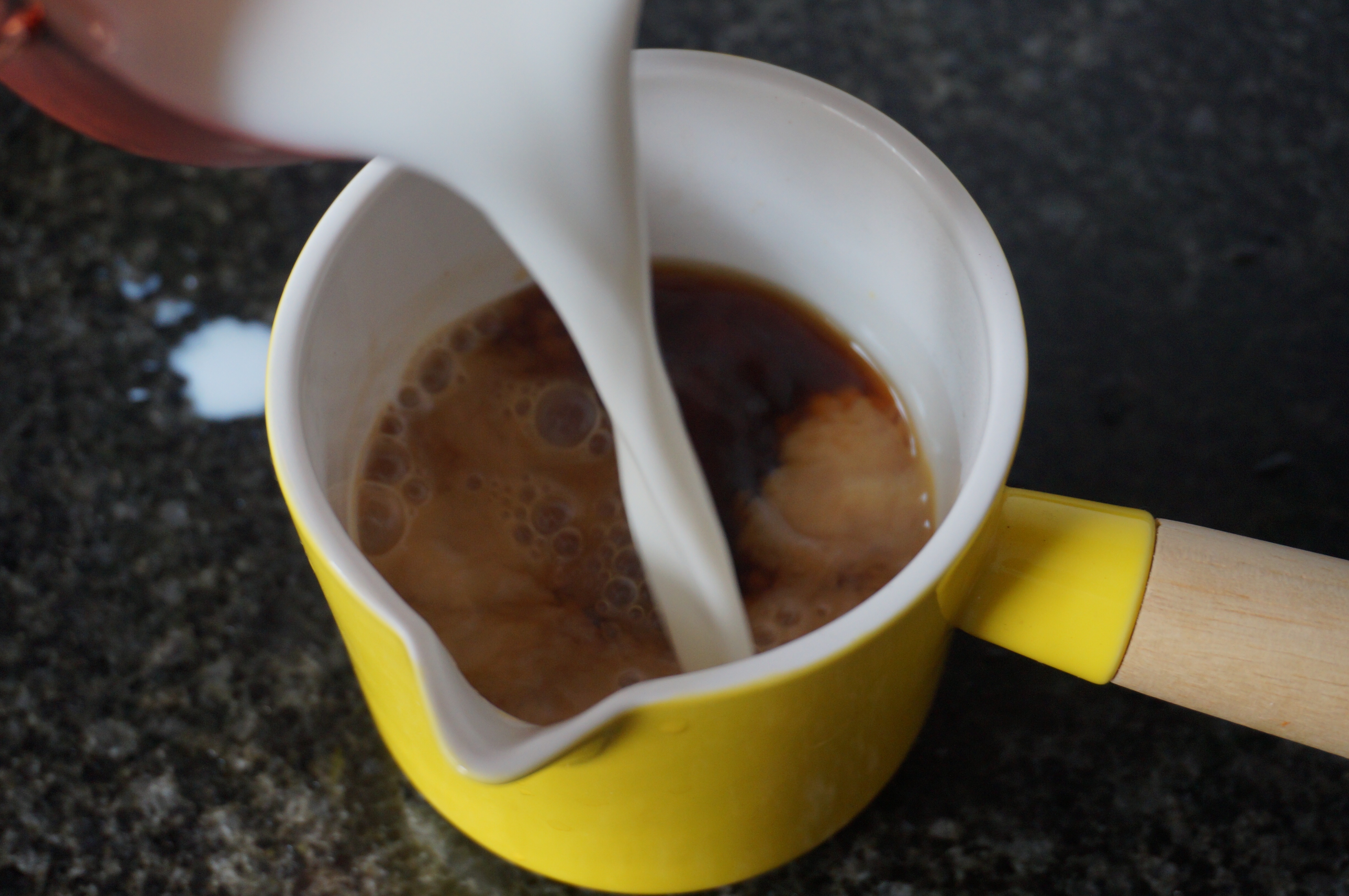 姜檸咖啡奶茶的做法 步骤4