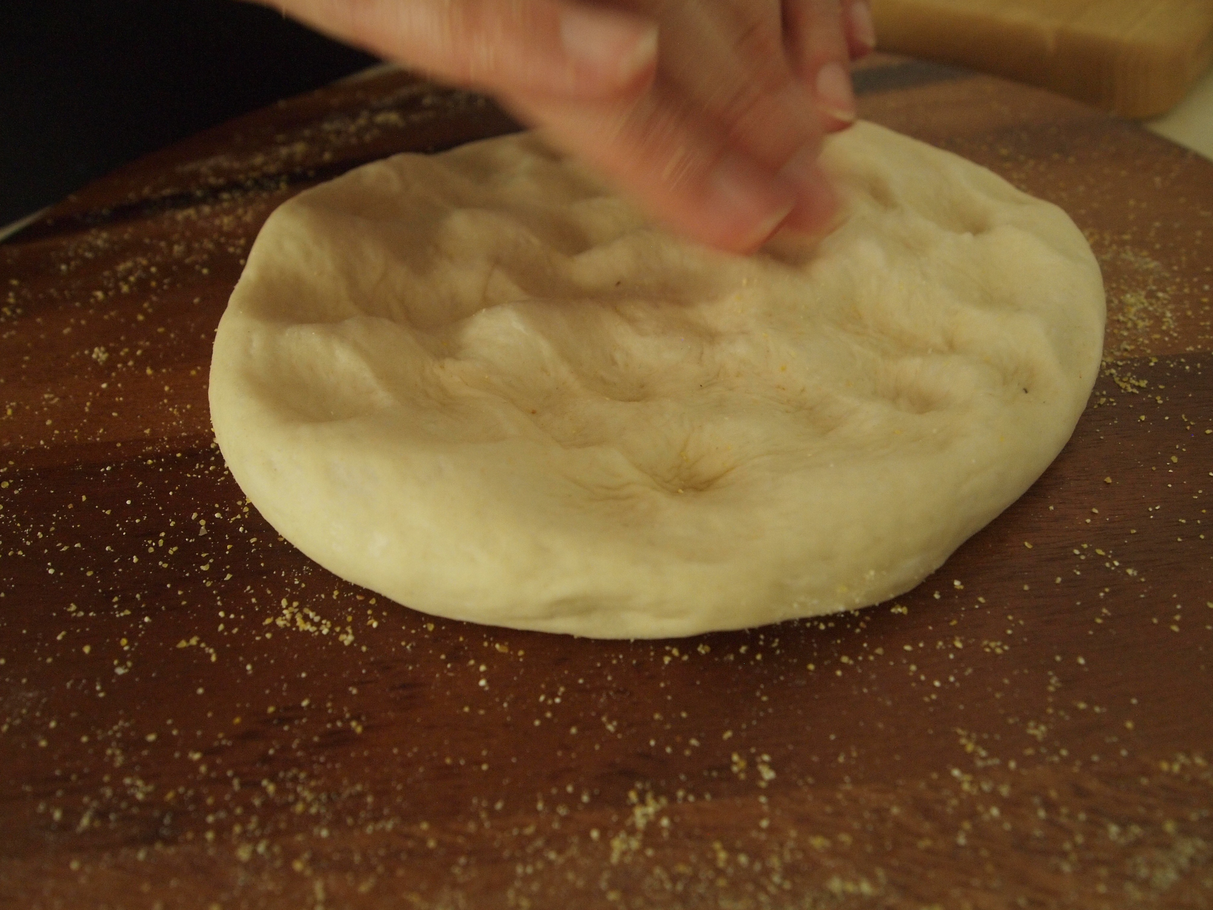【視訊】手工揉披薩麪糰//瑪格麗特披薩的做法 步骤6