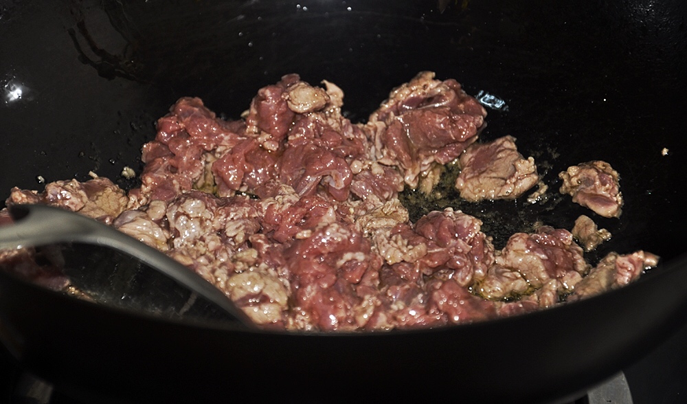 黑椒味圓包菜炒牛肉 好下飯的做法 步骤4