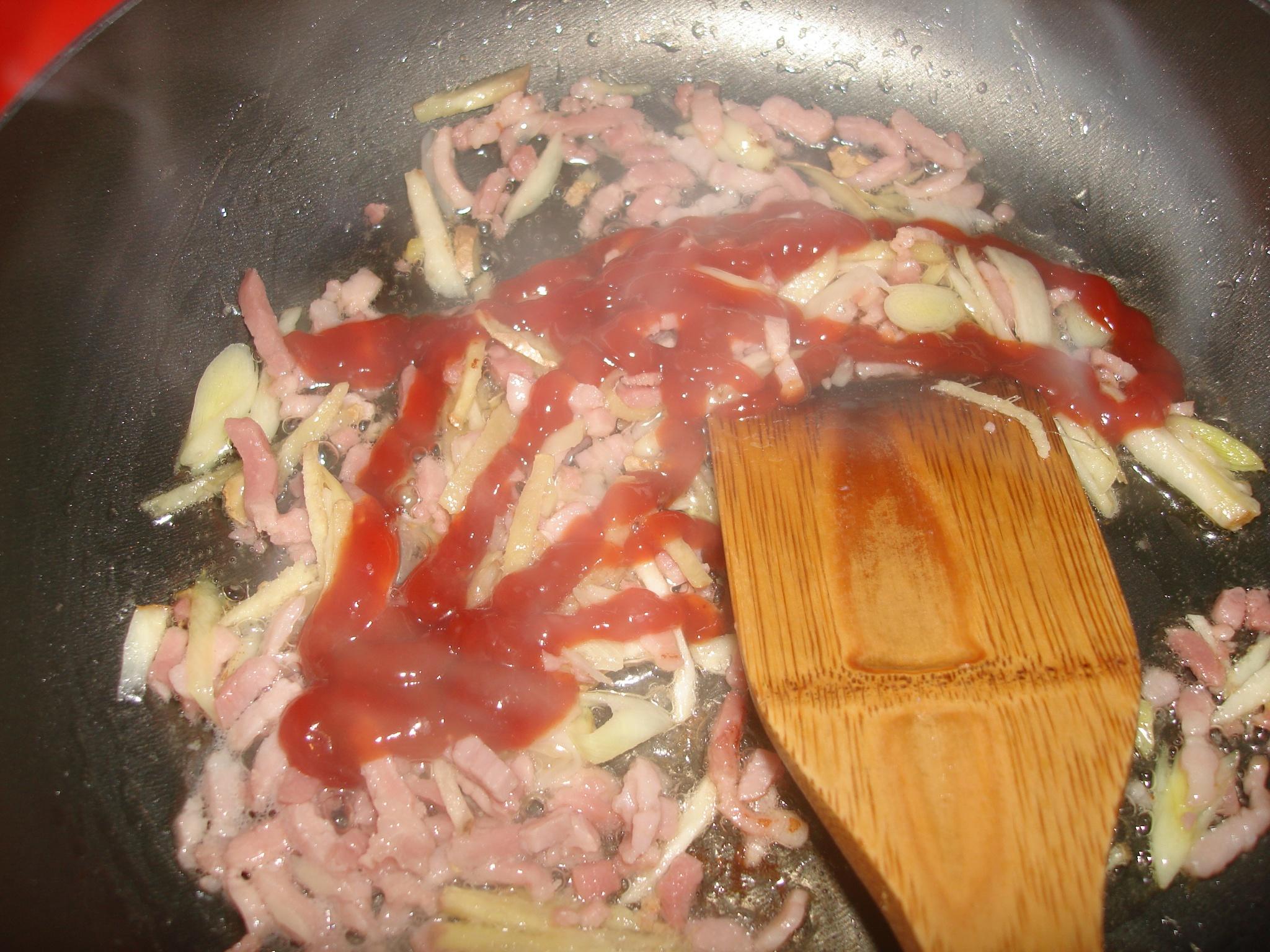 豆瓣番茄口蘑意麪的做法 步骤5