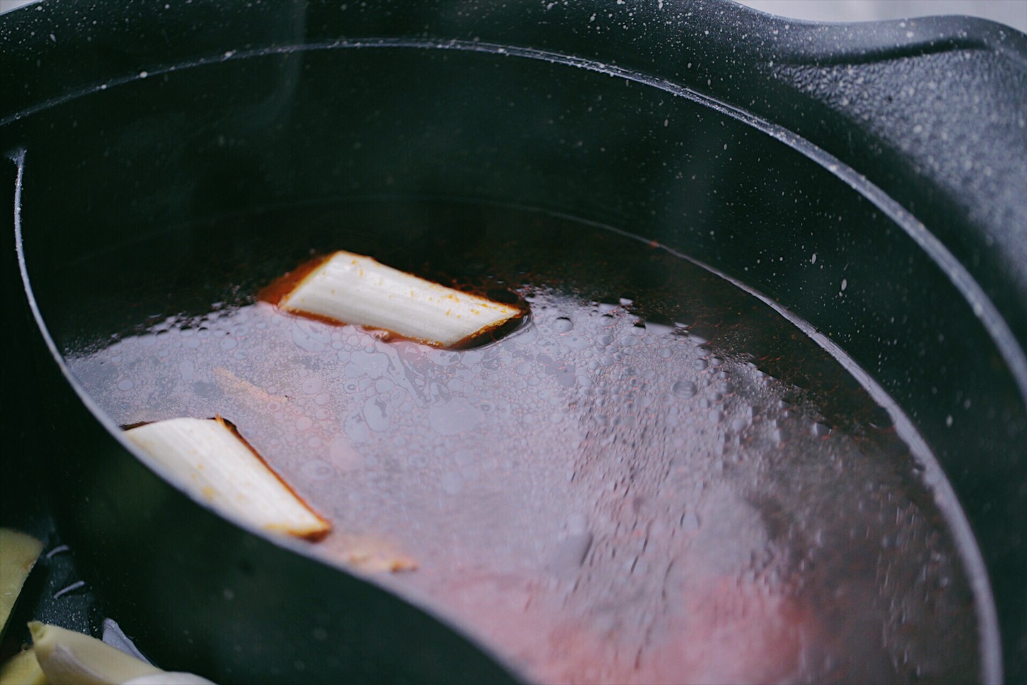 重慶牛油麻辣火鍋的做法 步骤2