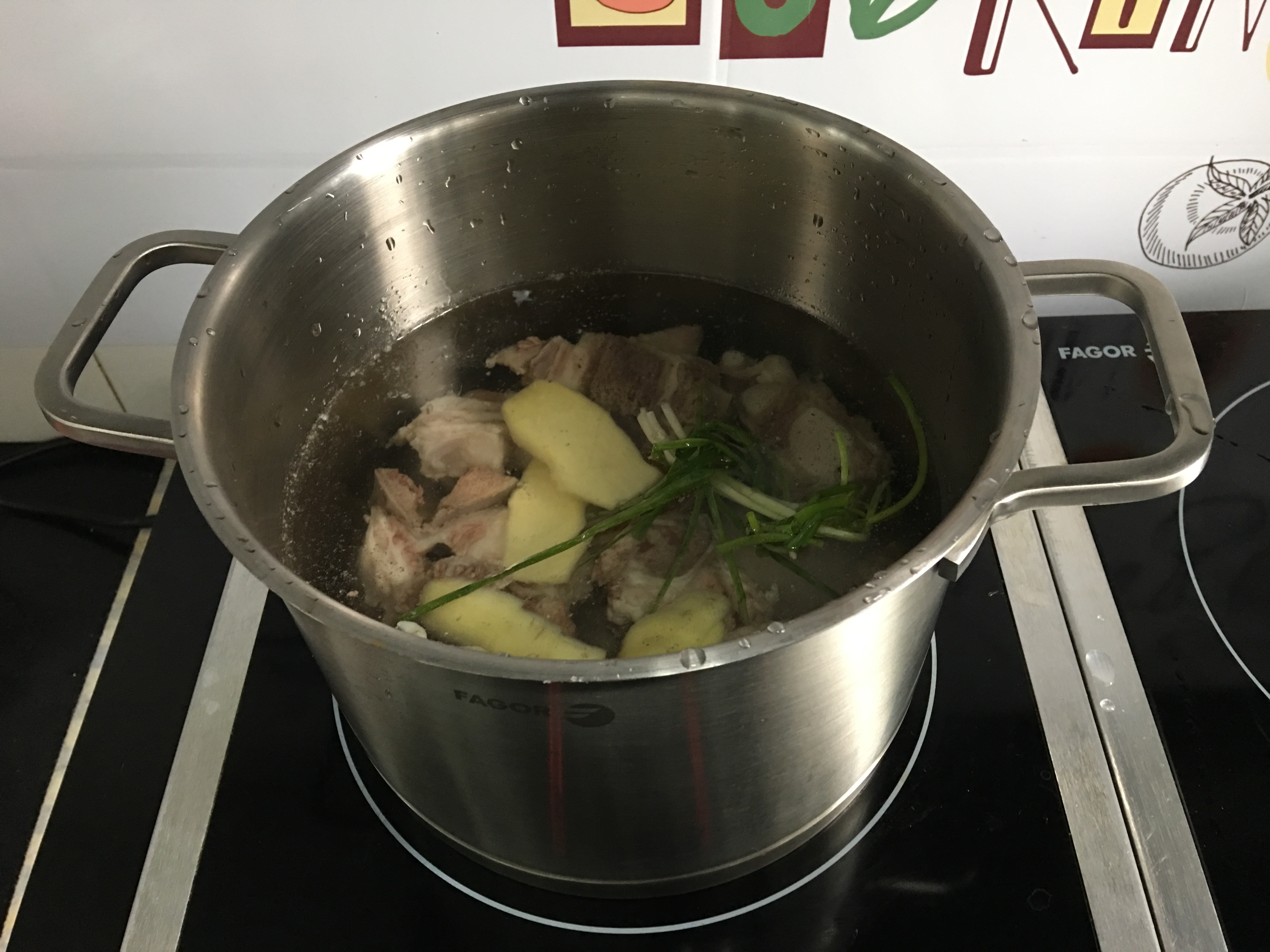 樂活教主的美食之——咖哩牛骨湯的做法 步骤3
