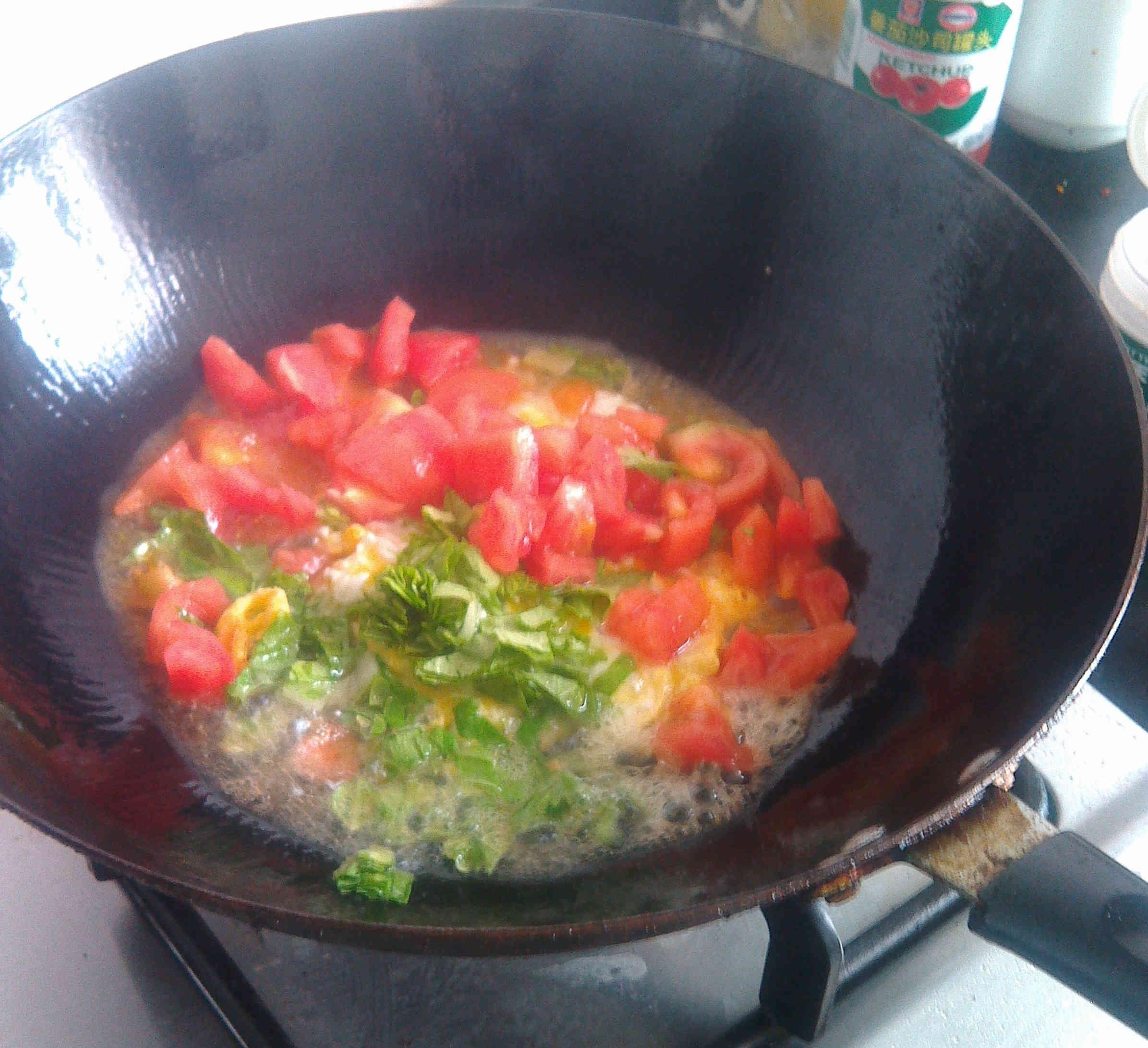 西紅柿菜葉蛋炒飯的做法 步骤3