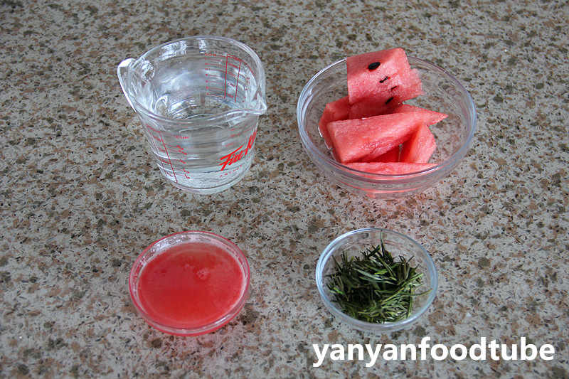 西瓜冰茶 Fruit Ice Tea的做法 步骤1